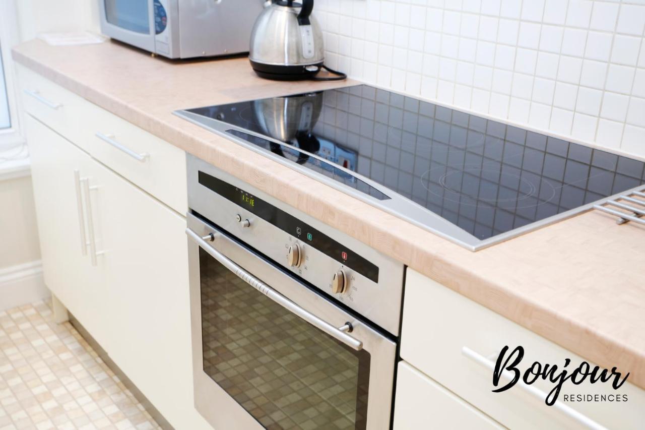Spacious 2br-2ba, Charlotte Square - Free Parking By Bonjour Residences Appartement *